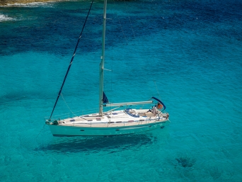 השכרת יאכטות באיים הסרוניים