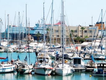 הפלגת יאכטה מלבריון