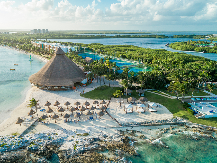 חוף ים קלאב מד Cancun Yucatan מקסיקו