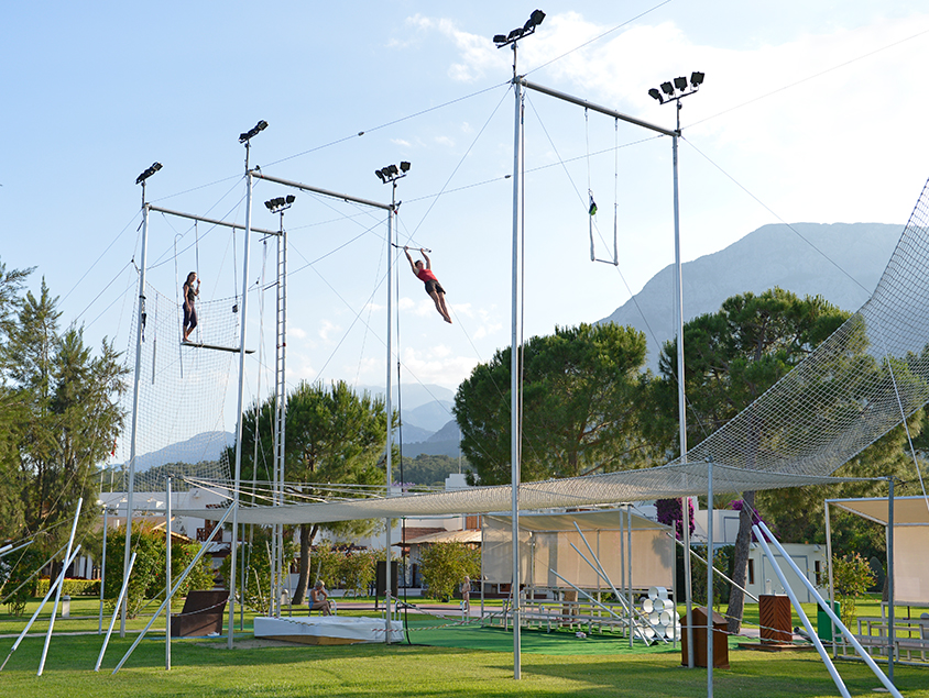 טרפז בקלאב מד Palmiye טורקיה