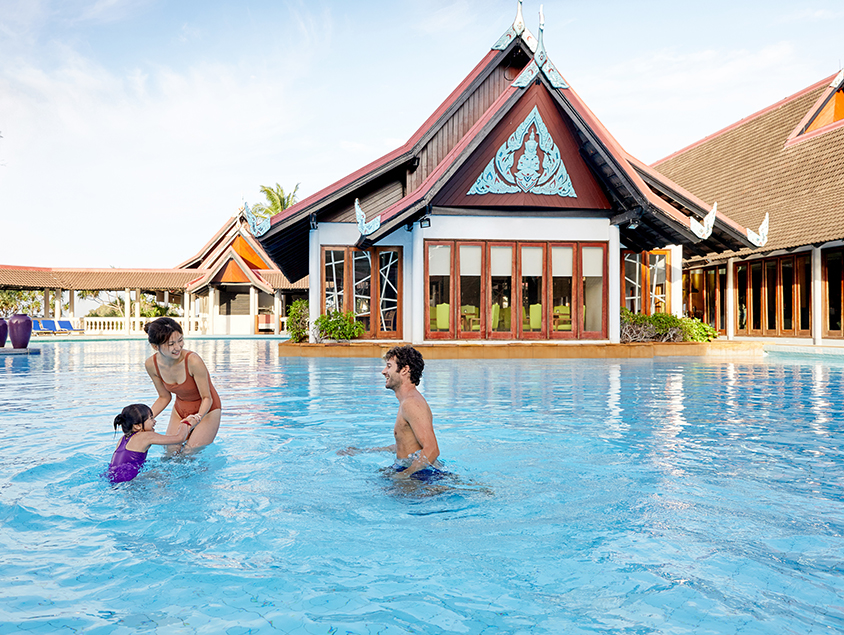 בריכה קלאב מד Phuket תאילנד