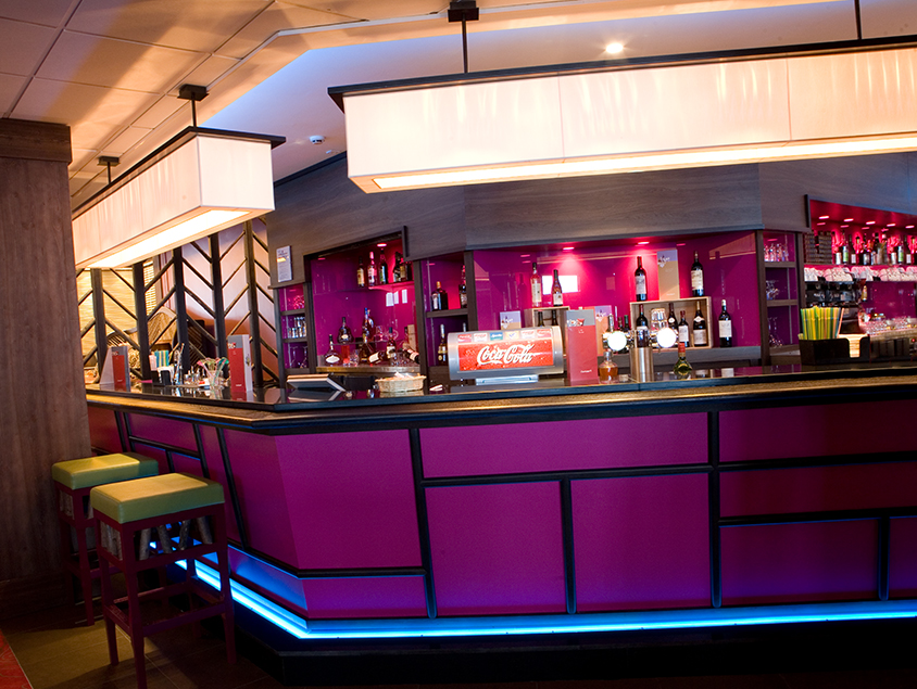 בר קלאב מד  סקי Tignes Val Claret צרפת