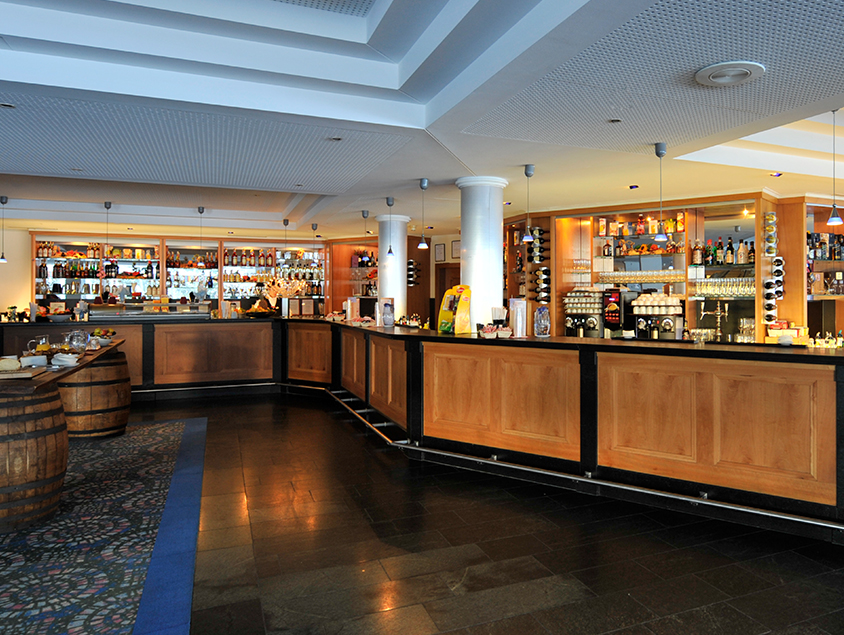 בר קלאב מד סקי SAINT MORITZ שוויץ