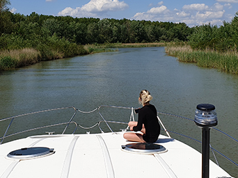 שייט תעלות בנהיגה עצמית בהונגריה