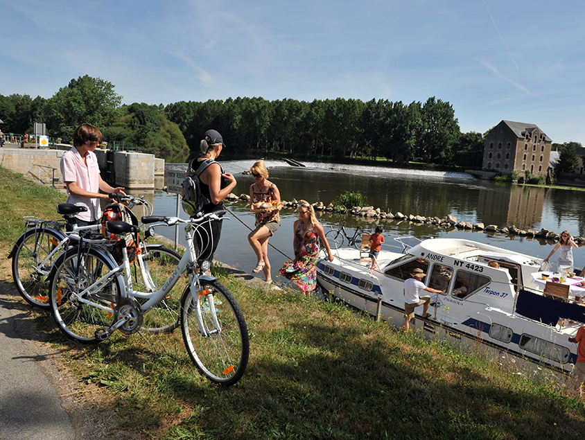 שייט תעלות Fascinating Irish Lakes באירלנד